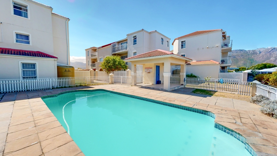 2 Bedroom Property for Sale in Gordons Bay Central Western Cape